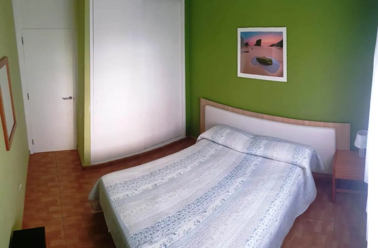 2-Bedroom Apartment Near Beach And Golden Mile Playa de las Américas 0*,  İspanya