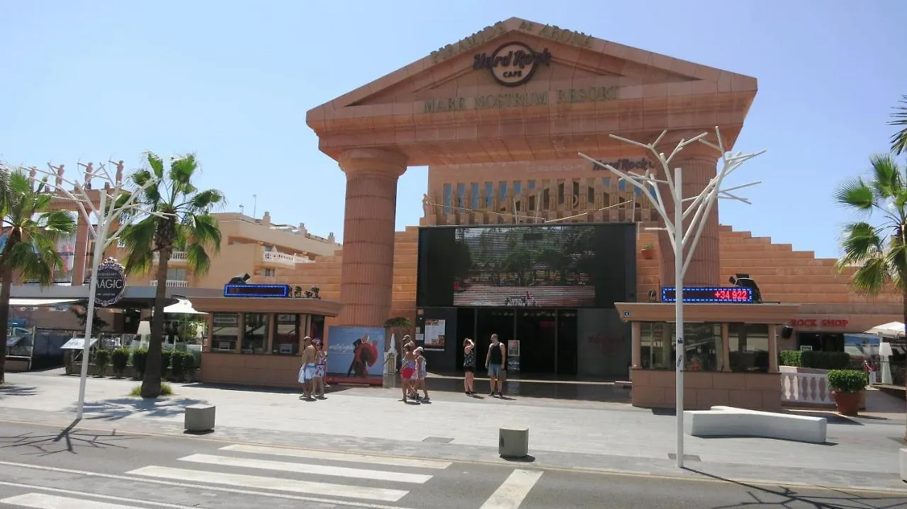 2-Bedroom Apartment Near Beach And Golden Mile Playa de las Américas