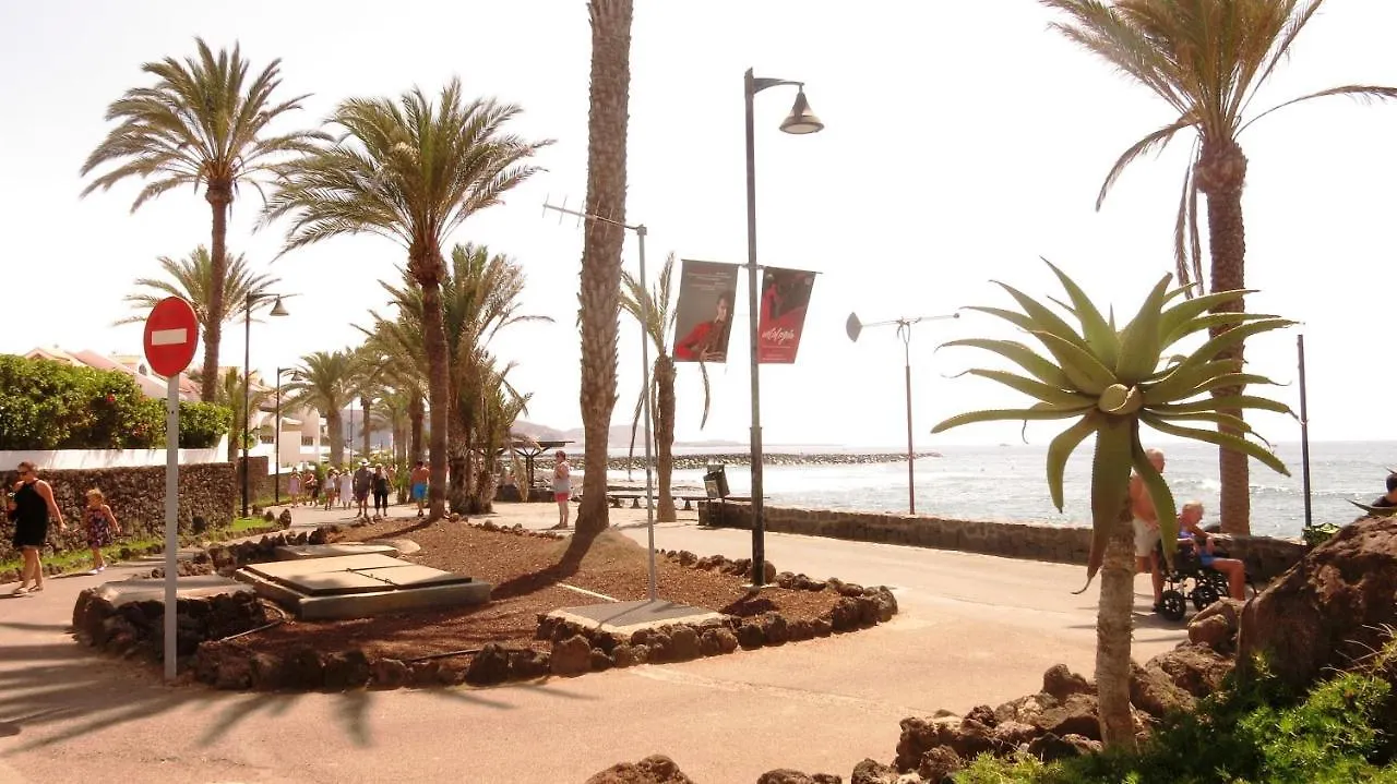2-Bedroom Apartment Near Beach And Golden Mile Playa de las Américas 0*,  İspanya