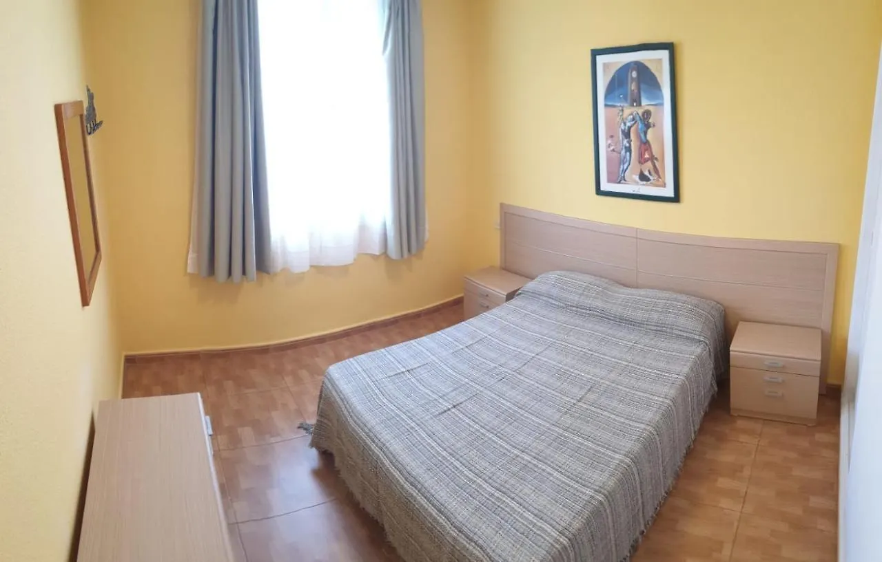 2-Bedroom Apartment Near Beach And Golden Mile Playa de las Américas 0*,  İspanya